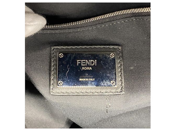 Mochila de couro Peekaboo da Fendi - vista 5