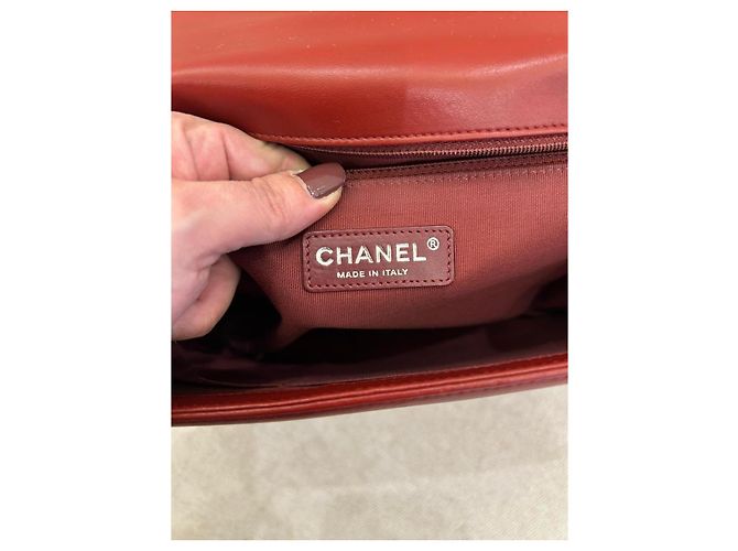 Chanel Boy Grande Borsa a Flap in Pelle Matelassé Rossa Rosso - vista 11