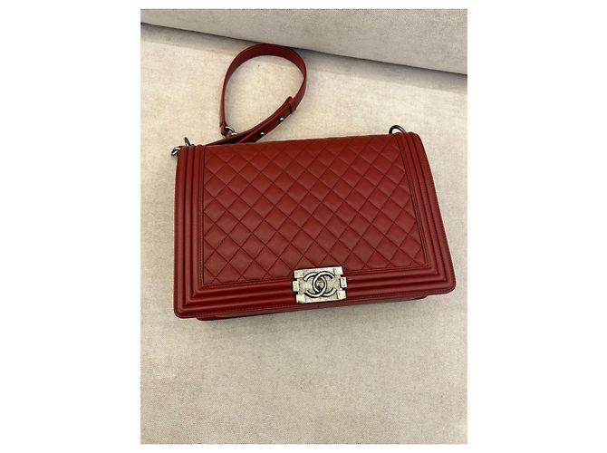 Chanel Boy Grande Borsa a Flap in Pelle Matelassé Rossa Rosso - vista 3
