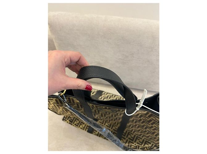 Fendi Zucca Karligraphy Tote Metallic Braun Beschichtetes Canvas - Ansicht 4