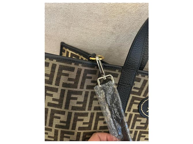 Fendi Zucca Karligraphy Tote Metallic Braun Beschichtetes Canvas - Ansicht 5