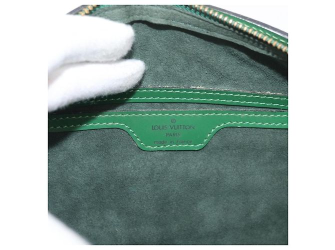 Borsa Soufflot in pelle Epi Louis Vuitton Verde - vista 6