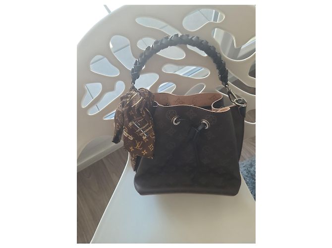 Borsa a secchiello Louis Vuitton in pelle marrone - vista 3