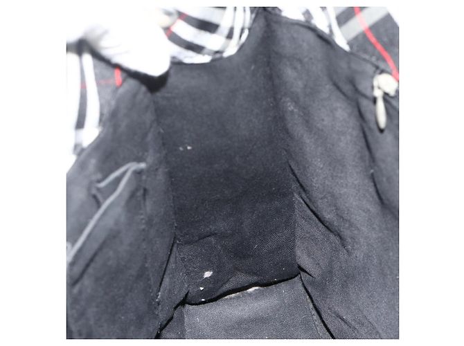 Borsa a mano Burberrys Nova Check Blue Label in nylon nero e argento Auth 176492 - vista 18