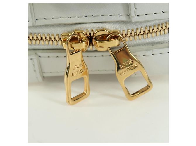 LOUIS VUITTON Monogram NBA Soft Trunk Scatola per Telefono Borsa Bianca M80102 Auth 175616SAM Bianco Monogramma - vista 20