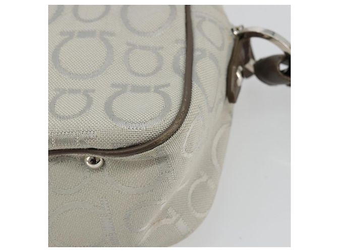 Borsa a Spalla Gancini in Nylon Grigio Argento Salvatore Ferragamo Auth 174380 Marrone - vista 16