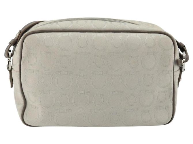 Borsa a Spalla Gancini in Nylon Grigio Argento Salvatore Ferragamo Auth 174380 Marrone - vista 2
