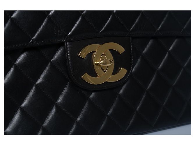 Chanel, Bolsa jumbo maxi clásica en negro - vista 5
