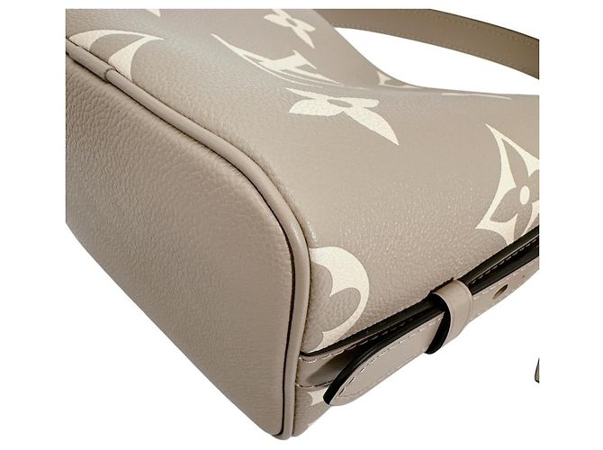 Louis Vuitton Monogram Empreinte All-in BB Tote Bag Beige - Ansicht 10