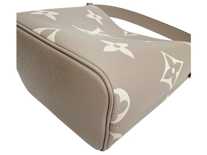Louis Vuitton Monogram Empreinte All-in BB Tote Bag Beige - Ansicht 8