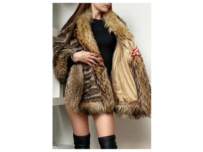 Seltene Vintage Yves Saint Laurent Kunstfell-Poncho Größe 38 Gebraucht - Ansicht 4