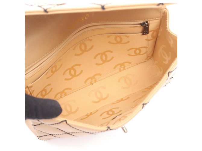 Borsa a spalla in pelle beige Wild Stitch di Chanel - vista 3