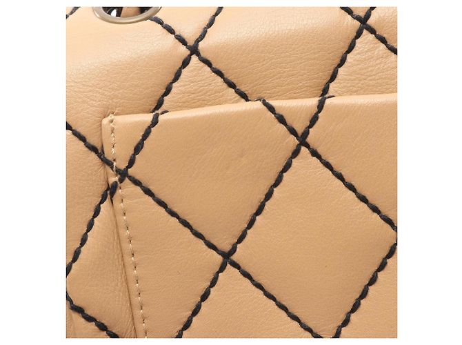 Borsa a spalla in pelle beige Wild Stitch di Chanel - vista 9