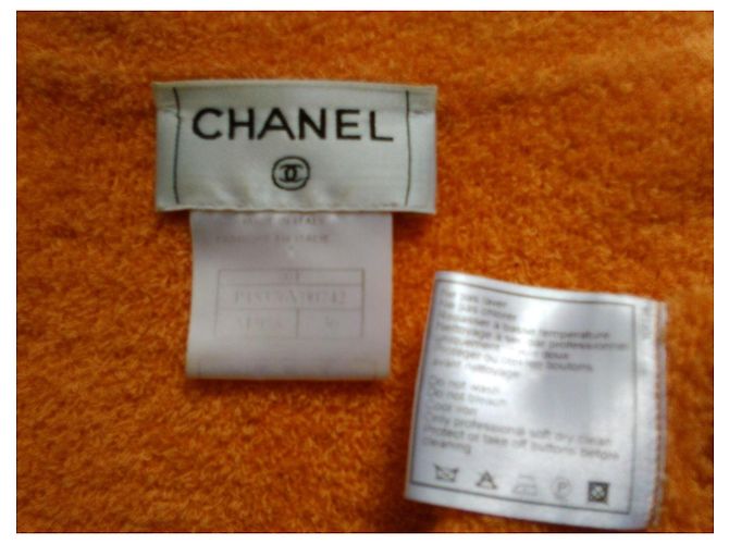 CHANEL STRUKTURIERTE STRICKJACKE. Orange - Ansicht 4