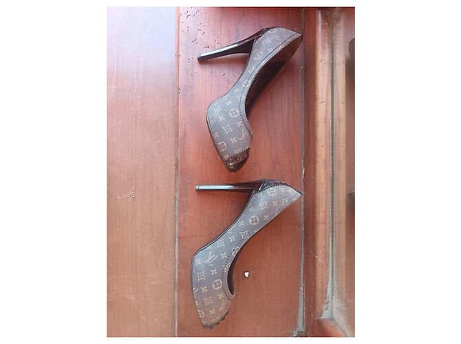 Décolleté Louis Vuitton Monogram Peep-Toe Marrone - vista 6