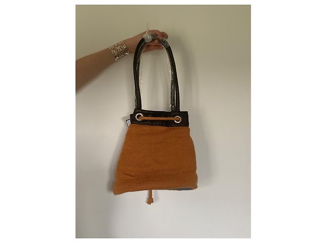 Borsa a secchiello Saint James in lana color caramello - vista 8
