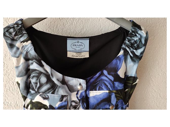 PRADA POPLINE-KLEID EGYPT ROSE S COBALT. Schwarz Weiß Blau - Ansicht 2