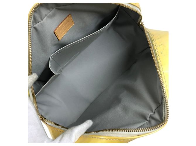 Borsa a spalla Summit Drive in Monogram Vernis di Louis Vuitton Bianco - vista 17