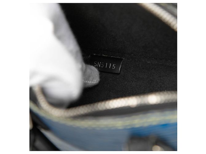 Borsa a mano Nano Alma in denim Epi Louis Vuitton Nero Blu - vista 6