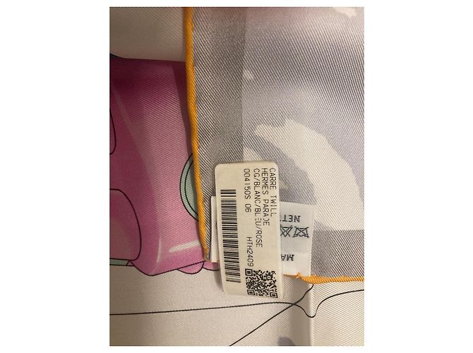 Foulard in seta Hermès Carre Twill "Hermes Parade" Rosa Bianco Blu Beige Blu chiaro - vista 2