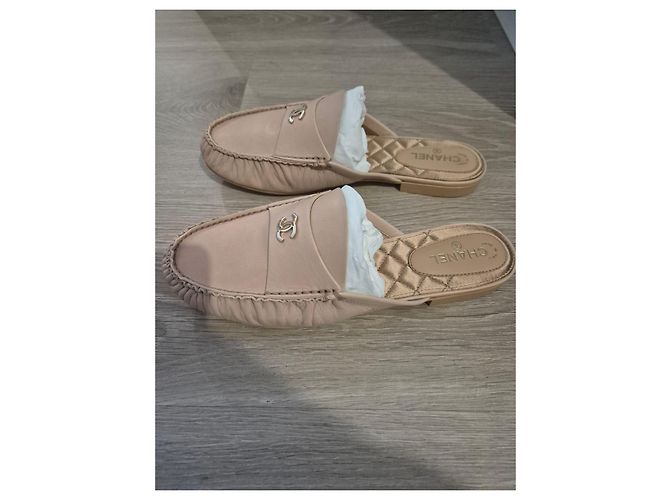 Mules Chanel in pelle beige - vista 4