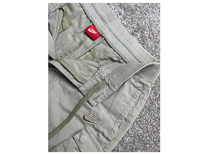 Pantaloni cargo corti Nike beige - vista 3