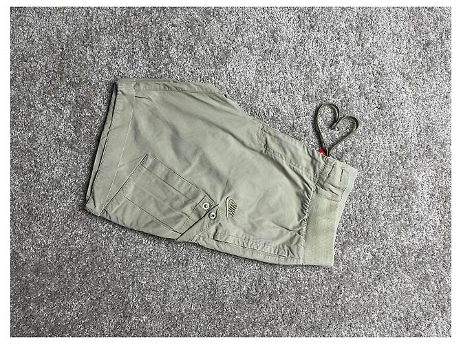 Pantaloni cargo corti Nike beige - vista 5