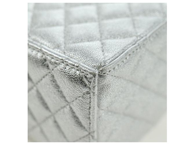 CHANEL Pochette a Spalla Matelassé in Pelle di Agnello Argento Oro CC Auth YKZ1332SAM D'oro - vista 16