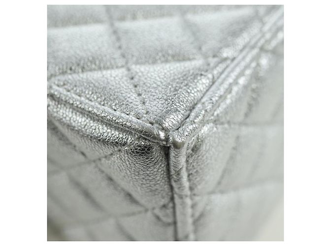 CHANEL Pochette a Spalla Matelassé in Pelle di Agnello Argento Oro CC Auth YKZ1332SAM D'oro - vista 17