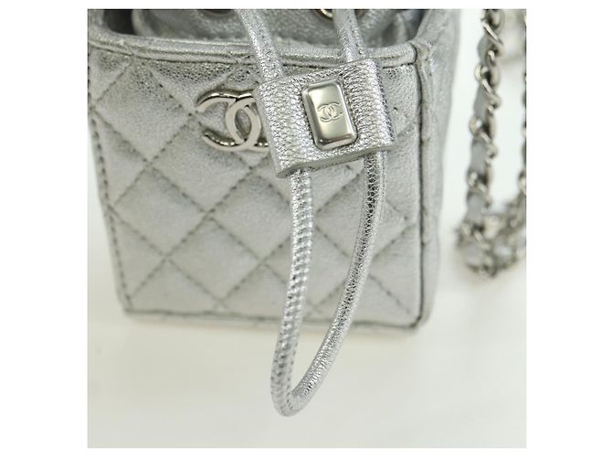 CHANEL Pochette a Spalla Matelassé in Pelle di Agnello Argento Oro CC Auth YKZ1332SAM D'oro - vista 19