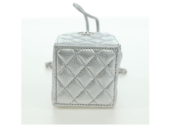 CHANEL Pochette a Spalla Matelassé in Pelle di Agnello Argento Oro CC Auth YKZ1332SAM D'oro - vista 5