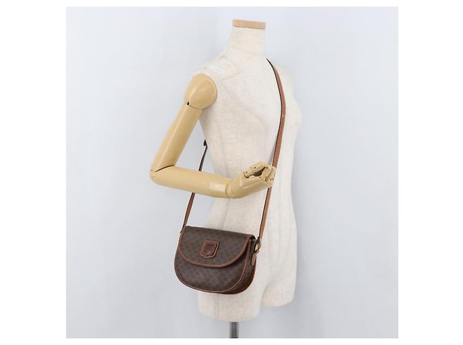 Céline Borsa a Spalla in Tela Macadam CELINE in Pelle PVC Marrone Oro Auth BA12117 D'oro - vista 24