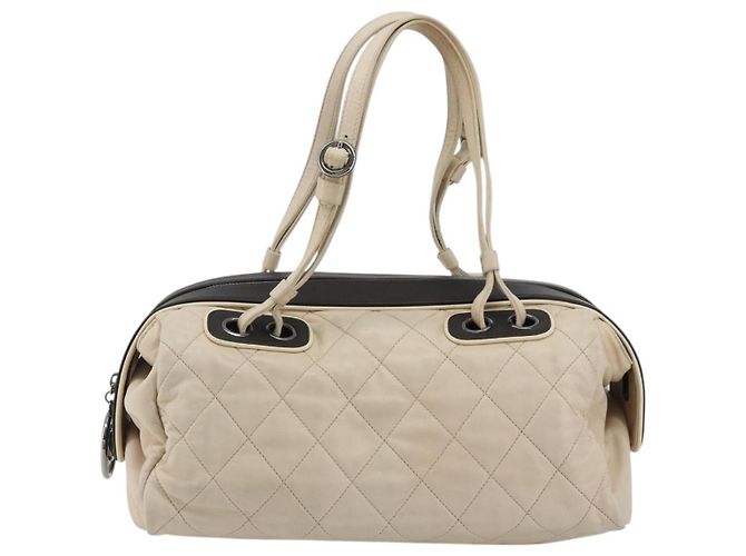 CHANEL Matelassé Boston Tasche aus Lammleder Elfenbein Silber CC Auth YKZ1338A Roh - view 13