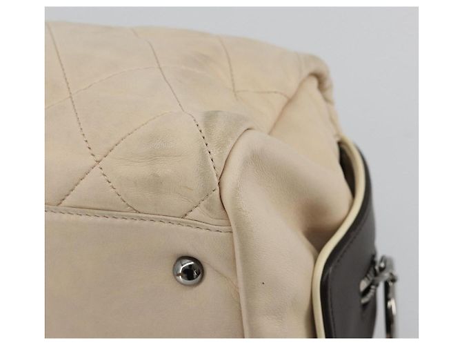 CHANEL Matelassé Boston Tasche aus Lammleder Elfenbein Silber CC Auth YKZ1338A Roh - view 16