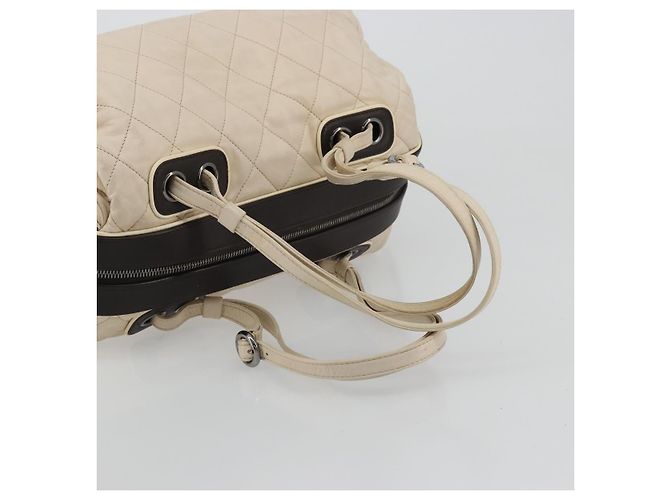 CHANEL Matelassé Boston Tasche aus Lammleder Elfenbein Silber CC Auth YKZ1338A Roh - view 7