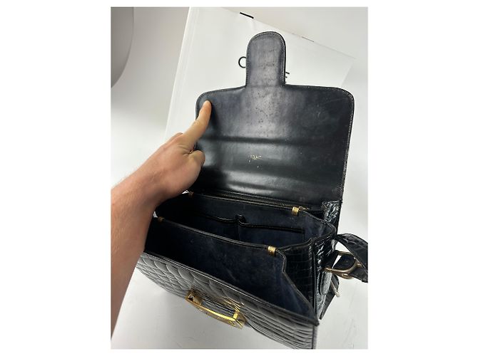 Céline Vintage Celine Schultertasche aus Leder mit Krokodilprägung schwarz - Ansicht 12