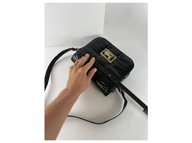 Céline Vintage Celine Schultertasche aus Leder mit Krokodilprägung schwarz - Ansicht 8