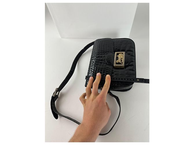 Céline Vintage Celine Schultertasche aus Leder mit Krokodilprägung schwarz - Ansicht 9