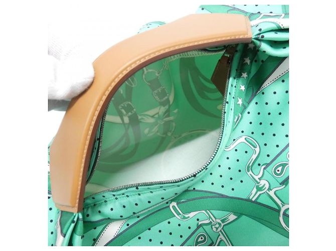 Silk In Hermès LA PROMENADE DU MAIN BANDANA Borsa Valusois Verde chiaro - vista 4