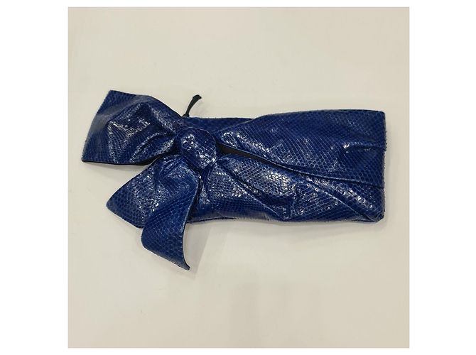 Clutch in agnello blu con stampa pitone Valentino Garavani, usato - vista 8