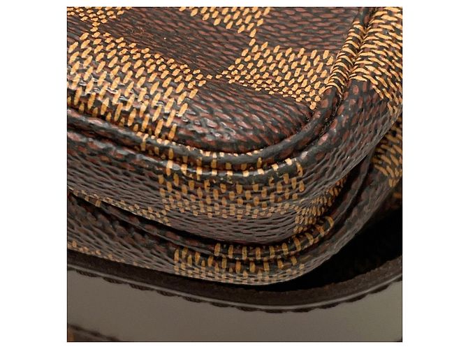 Borsa a Spalla Naviglio Damier Ebene di Louis Vuitton Rosso - vista 11