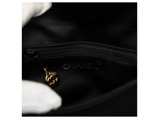 Chanel Mini Nero Satinato Con Perline Borsa A Tracolla - vista 5
