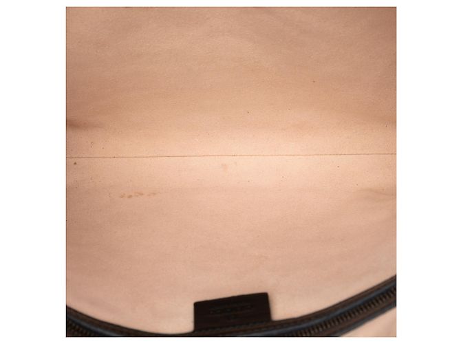 Clutch in pelle matelassé GG Marmont nera di Gucci Nero - vista 4