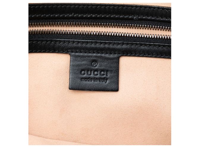 Clutch in pelle matelassé GG Marmont nera di Gucci Nero - vista 5