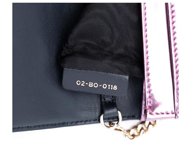 Cartera Diorama en microcannage metálico rosa con cadena - vista 6