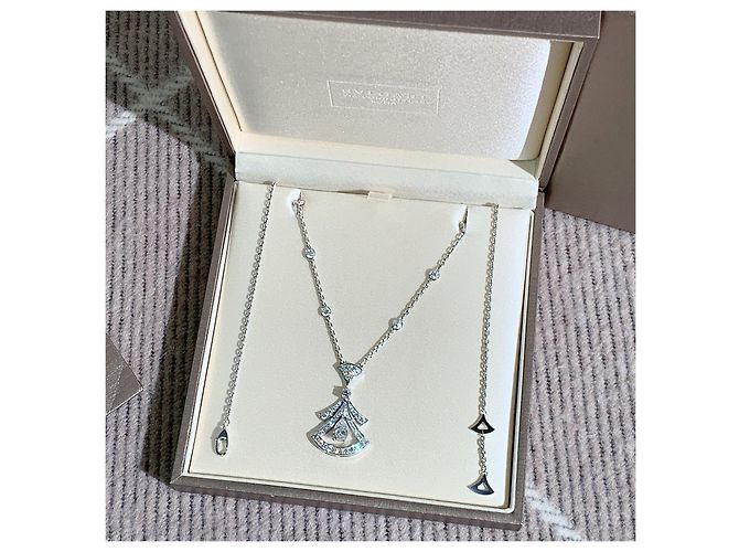 Collana Bulgari DIVAS DREAM in platino e diamanti Argento - vista 2