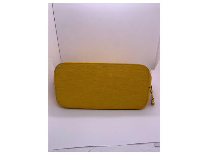 Borsa shopping Louis Vuitton Neverfull Epi in pelle gialla Giallo - vista 2
