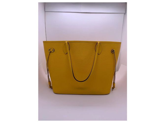 Borsa shopping Louis Vuitton Neverfull Epi in pelle gialla Giallo - vista 3