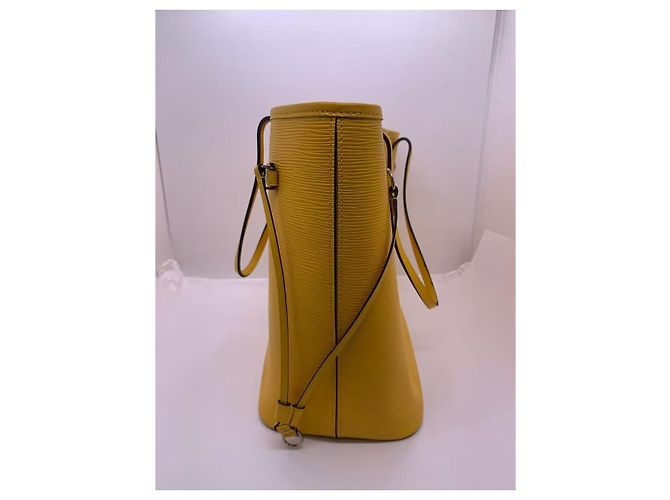 Borsa shopping Louis Vuitton Neverfull Epi in pelle gialla Giallo - vista 4