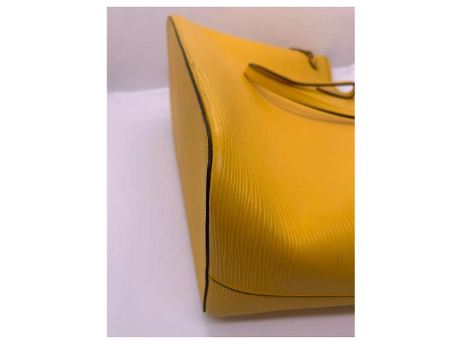 Borsa shopping Louis Vuitton Neverfull Epi in pelle gialla Giallo - vista 6